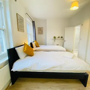  Guest house Whitechapel