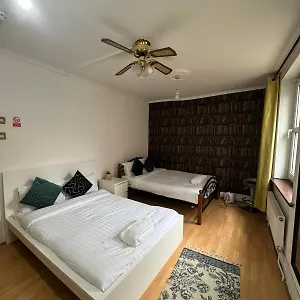  Bed & Breakfast Twenty Five